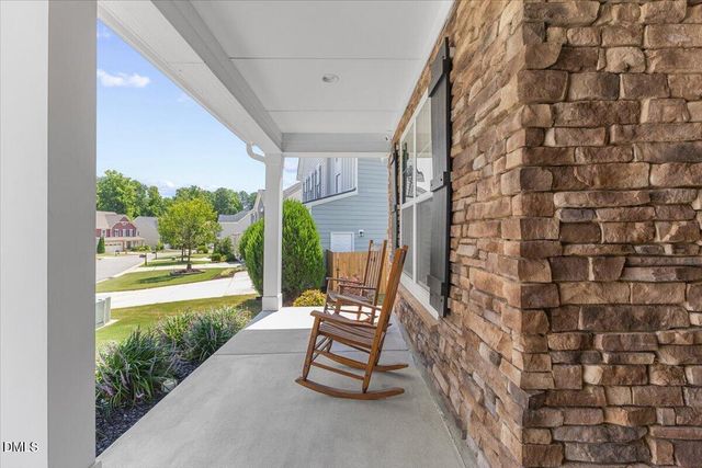 819 Lake Artesia Lane, Fuquay Varina, NC 27526