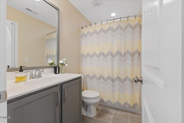 819 Lake Artesia Lane, Fuquay Varina, NC 27526