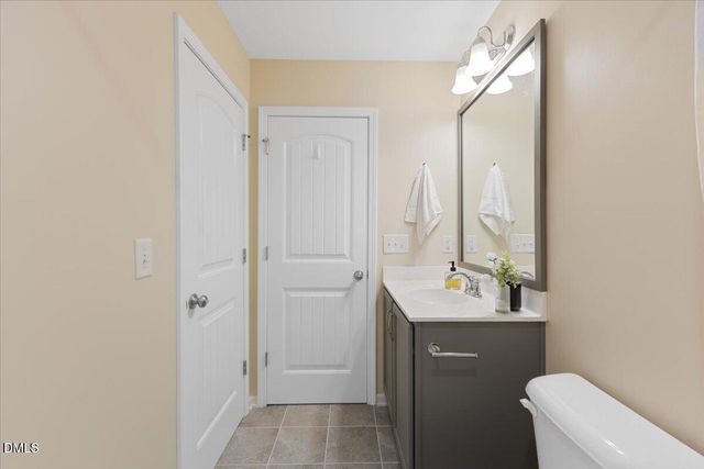 819 Lake Artesia Lane, Fuquay Varina, NC 27526