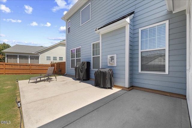 819 Lake Artesia Lane, Fuquay Varina, NC 27526