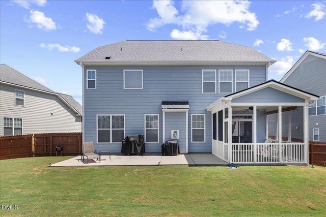 819 Lake Artesia Lane, Fuquay Varina, NC 27526