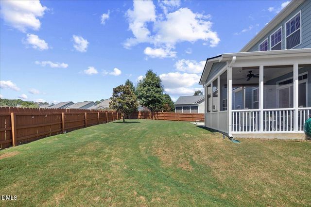 819 Lake Artesia Lane, Fuquay Varina, NC 27526