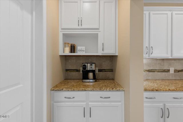 819 Lake Artesia Lane, Fuquay Varina, NC 27526