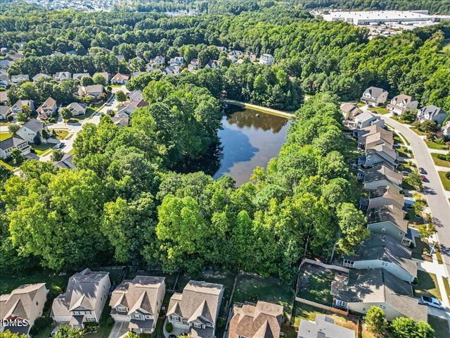 819 Lake Artesia Lane, Fuquay Varina, NC 27526