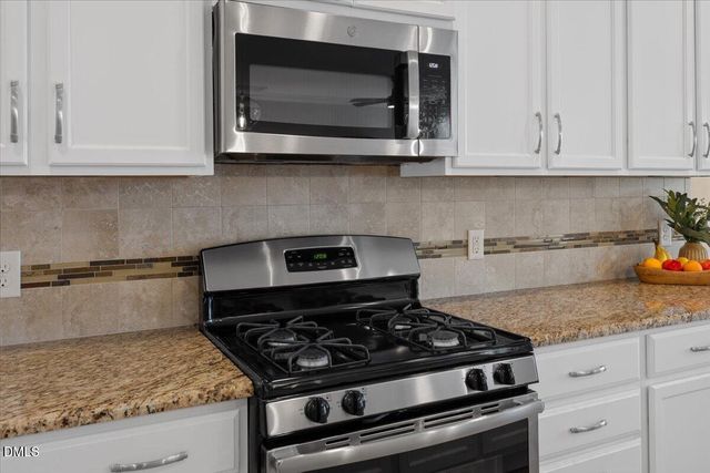 819 Lake Artesia Lane, Fuquay Varina, NC 27526