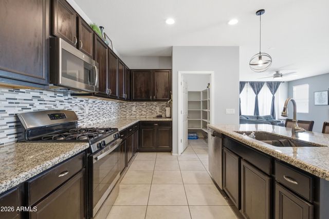 18575 W PUEBLO Avenue, Goodyear, AZ 85338