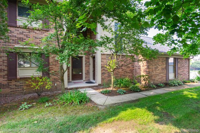 29820 Indian Trail, Farmington Hills, MI 48331