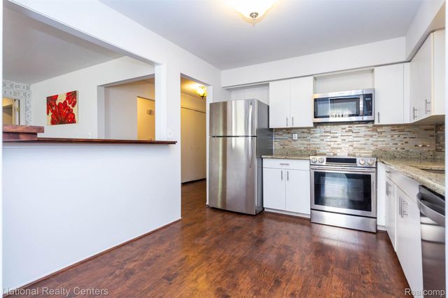 29820 Indian Trail, Farmington Hills, MI 48331