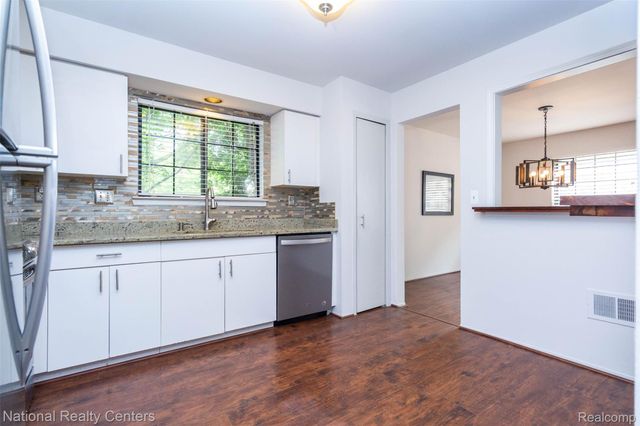 29820 Indian Trail, Farmington Hills, MI 48331