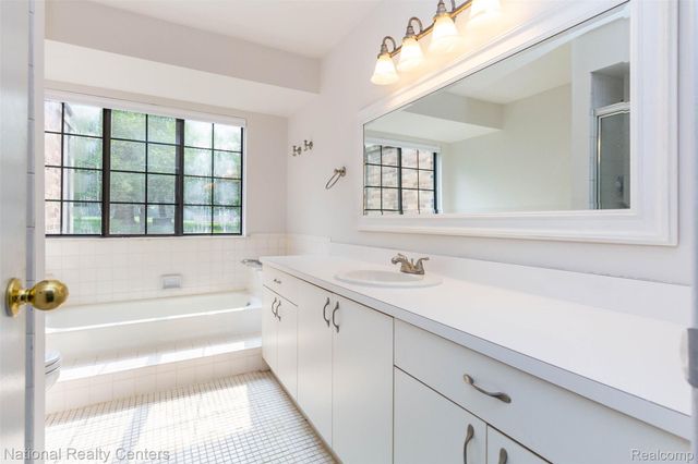 29820 Indian Trail, Farmington Hills, MI 48331