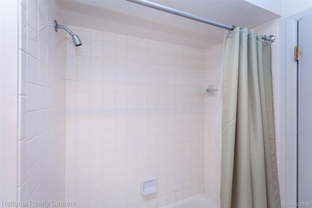 29820 Indian Trail, Farmington Hills, MI 48331