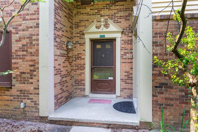 29820 Indian Trail, Farmington Hills, MI 48331