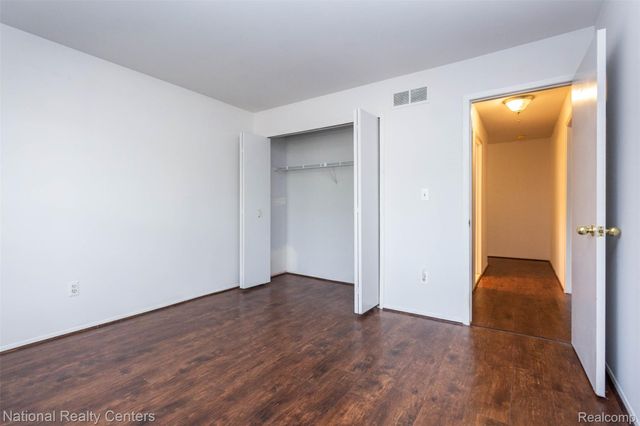 29820 Indian Trail, Farmington Hills, MI 48331