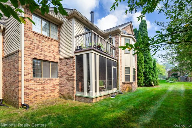 29820 Indian Trail, Farmington Hills, MI 48331