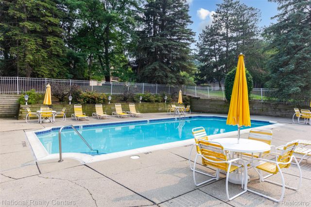 29820 Indian Trail, Farmington Hills, MI 48331