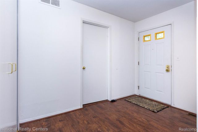29820 Indian Trail, Farmington Hills, MI 48331