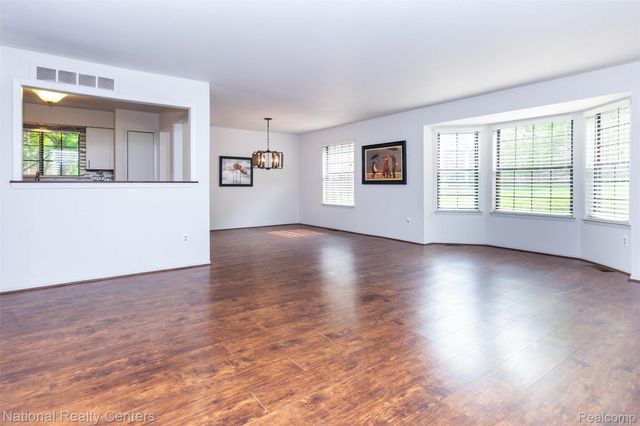 29820 Indian Trail, Farmington Hills, MI 48331