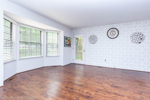 29820 Indian Trail, Farmington Hills, MI 48331