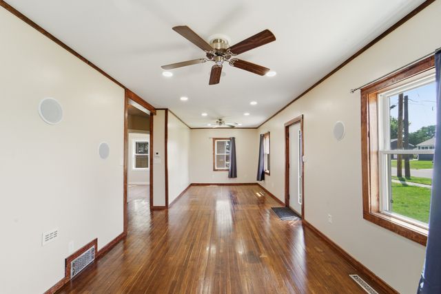 306 S 14th Avenue, Marshalltown, IA 50158