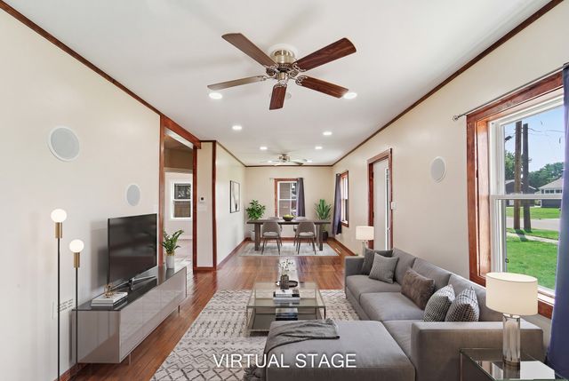 306 S 14th Avenue, Marshalltown, IA 50158