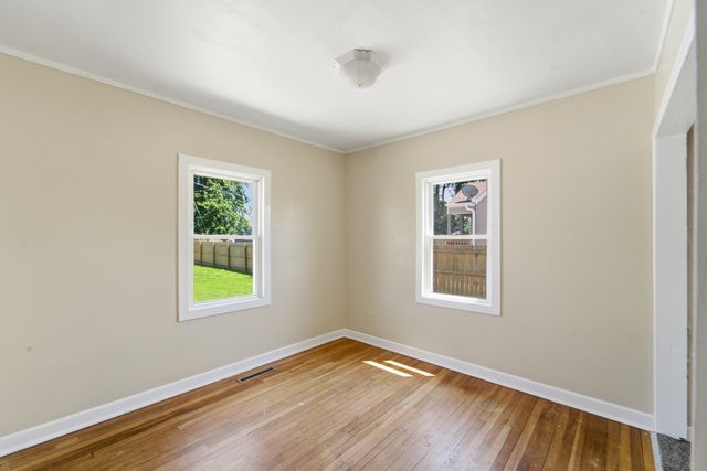 306 S 14th Avenue, Marshalltown, IA 50158