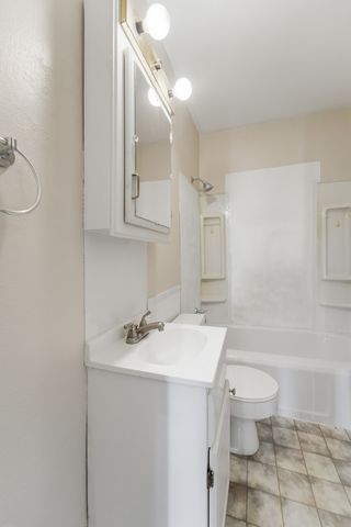 306 S 14th Avenue, Marshalltown, IA 50158