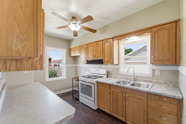 306 S 14th Avenue, Marshalltown, IA 50158