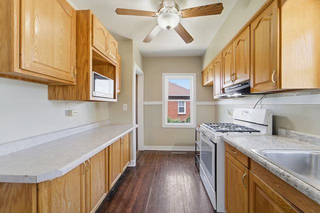306 S 14th Avenue, Marshalltown, IA 50158