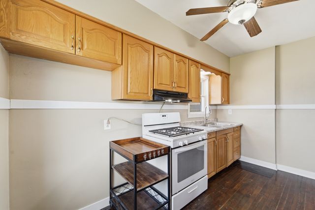 306 S 14th Avenue, Marshalltown, IA 50158