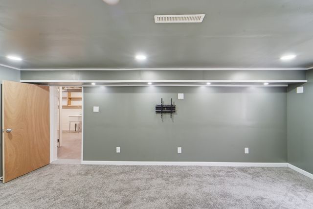 306 S 14th Avenue, Marshalltown, IA 50158