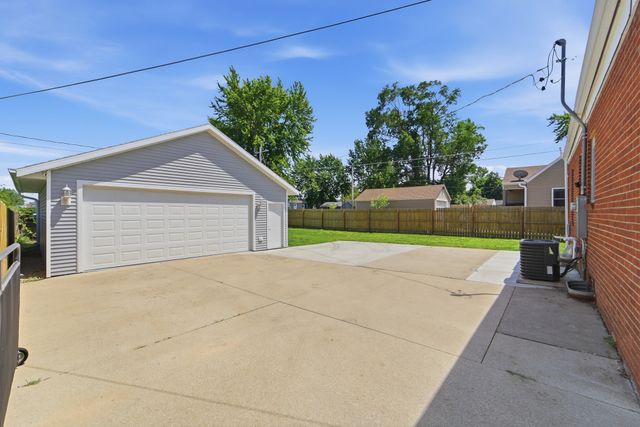 306 S 14th Avenue, Marshalltown, IA 50158