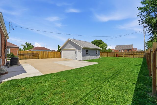 306 S 14th Avenue, Marshalltown, IA 50158