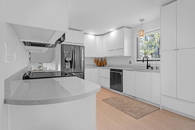 1613 Fairway Lane, Naperville, IL 60565