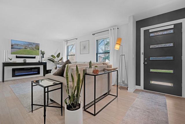 1613 Fairway Lane, Naperville, IL 60565