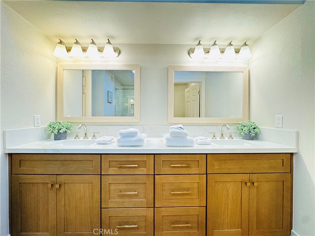 23247 Villena, Mission Viejo, CA 92692