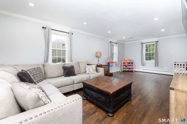 41 Wadsworth Street, Glastonbury, CT 06033