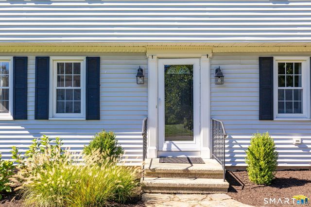 41 Wadsworth Street, Glastonbury, CT 06033