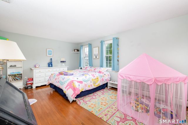 41 Wadsworth Street, Glastonbury, CT 06033