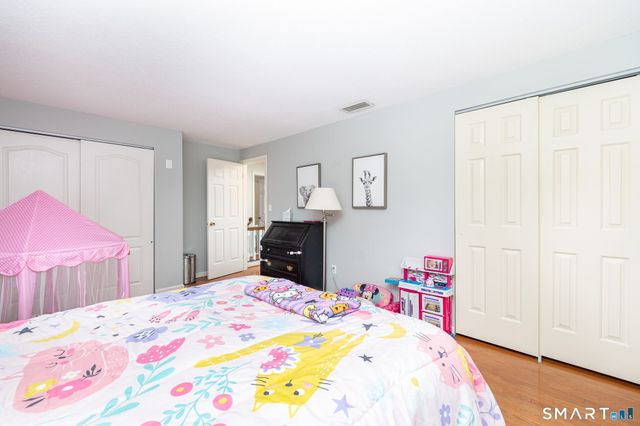 41 Wadsworth Street, Glastonbury, CT 06033
