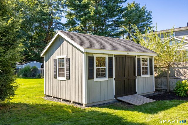 41 Wadsworth Street, Glastonbury, CT 06033