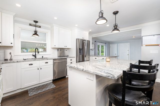 41 Wadsworth Street, Glastonbury, CT 06033