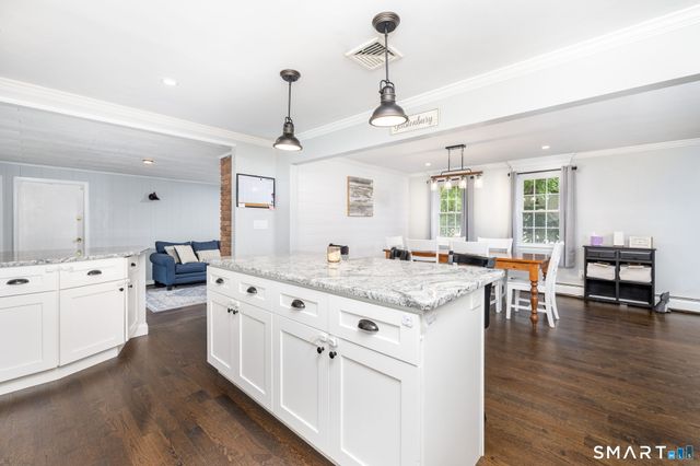 41 Wadsworth Street, Glastonbury, CT 06033
