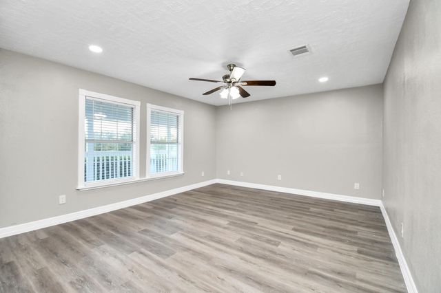 11214 Fm 442, Boling, TX 77420
