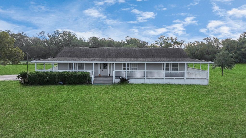 11214 Fm 442, Boling, TX 77420