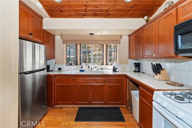 1134 Siskiyou Drive, Big Bear Lake, CA 92315