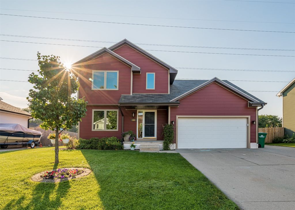 185 Burr Oak Boulevard, Pleasant Hill, IA 50327