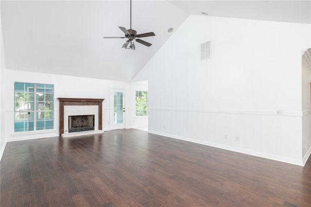 1760 N Glenbrook Place, Fayetteville, AR 72701