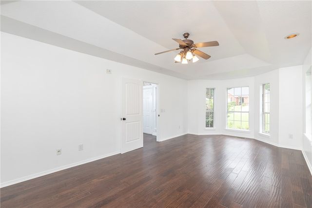 1760 N Glenbrook Place, Fayetteville, AR 72701