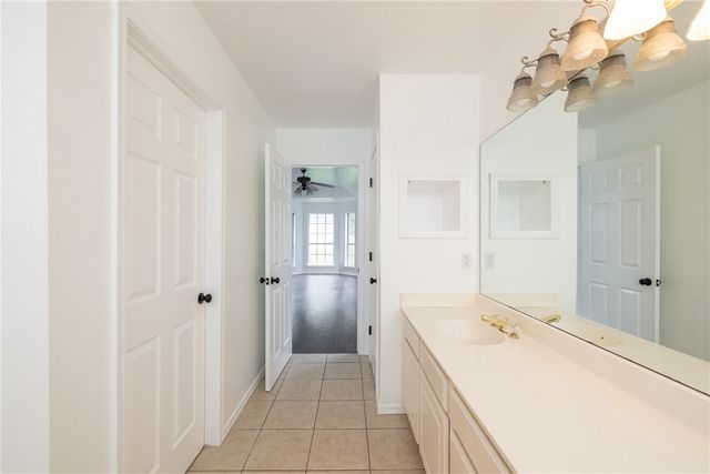 1760 N Glenbrook Place, Fayetteville, AR 72701