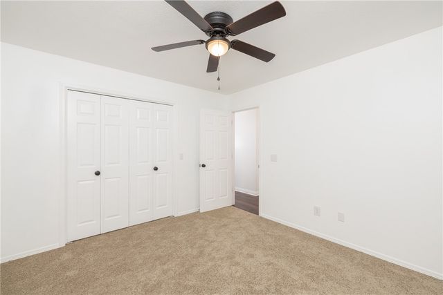 1760 N Glenbrook Place, Fayetteville, AR 72701
